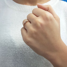 Load image into Gallery viewer, Diamond Solitaire Ring