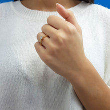 Load image into Gallery viewer, Minimalist Diamond Cluster Ring