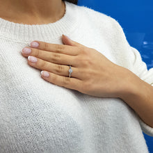 Load image into Gallery viewer, Minimalist Diamond Cluster Ring