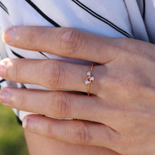 Load image into Gallery viewer, 14K Gold Flower Ring