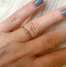Load image into Gallery viewer, Cluster Diamond Ring