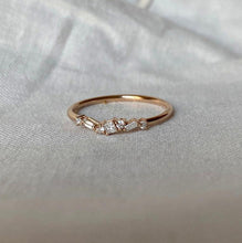Load image into Gallery viewer, Cluster Diamond Ring