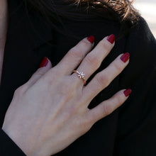Load image into Gallery viewer, Daisy Diamond Ring