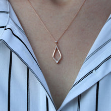 Load image into Gallery viewer, Diamond Cluster Necklace