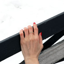 Load image into Gallery viewer, Five Stone Emerald Ring