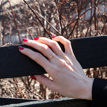 Load image into Gallery viewer, Flower Diamond Ring