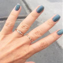 Load image into Gallery viewer, Gold Ring With Trapeze Cut Diamonds