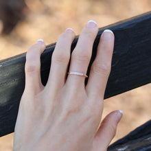 Load image into Gallery viewer, Minimalist Diamond Ring