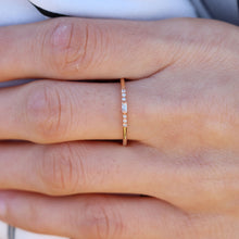 Load image into Gallery viewer, Minimalist Anniversary Ring