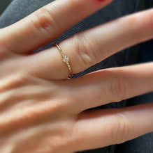 Load image into Gallery viewer, Round Cut Diamond Ring