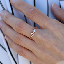 Load image into Gallery viewer, Round Cut Diamond Ring