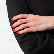 Load image into Gallery viewer, Triple Round Diamond Ring