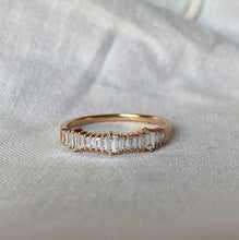 Load image into Gallery viewer, Uneven Design  Diamond Ring