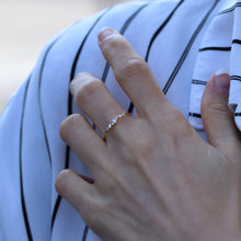 Load image into Gallery viewer, Unique Design Diamond Ring