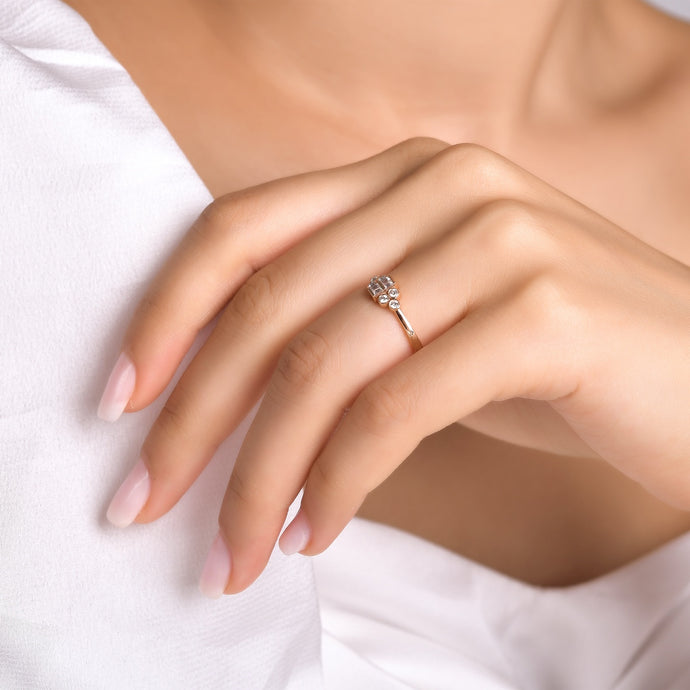 7 Tips for Choosing the Perfect Anniversary Ring: A Comprehensive Guide